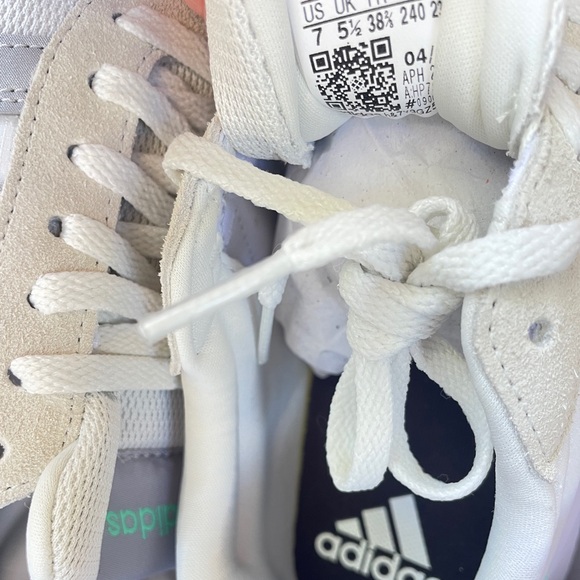 Adidas White, Beige, and Gray ‘Run 70s’ Sneakers! Women’s Size 9.5, Men’s Size 7 - Picture 2 of 5